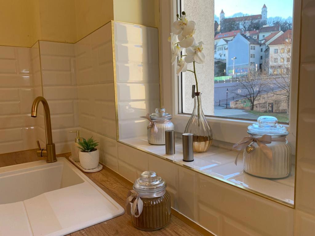 New Oldtown Apartment Near St Martin Cathedral, Ac, Balcony Bratislava Eksteriør billede